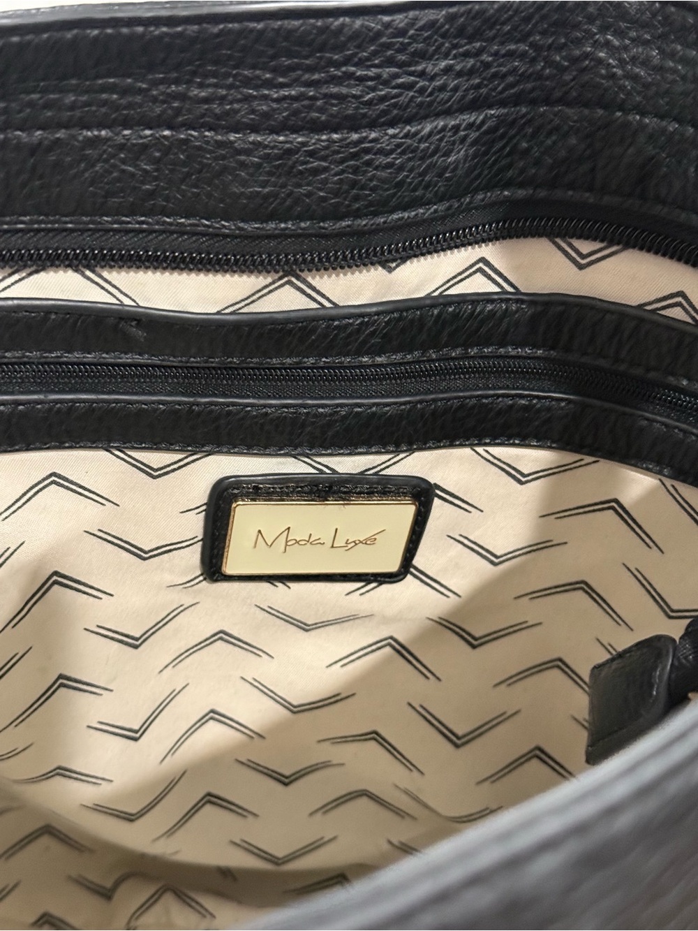 Moda Luxe Hobo Bag - Picture 5 of 7